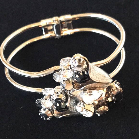 Italian Swarovski Crystal Cuff Bracelet Black - Picture 2 of 2